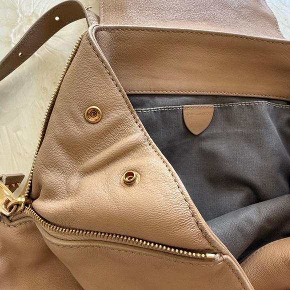 Marc Jacobs Adjustable Nude Leather Backpack With Lock Design - Picture 4 of 13